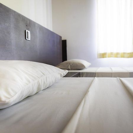 Hotel Sunshine Colombo Esterno foto