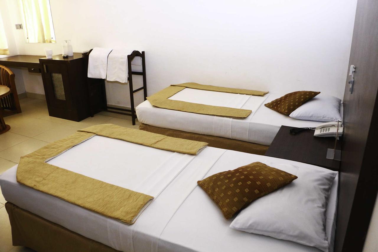 Hotel Sunshine Colombo Esterno foto